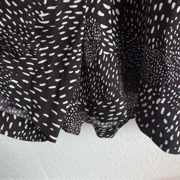 NWT Roxy Spirit Awakes Black and White Polka Dot Spring Patterned Romper Size M - Picture 7 of 11